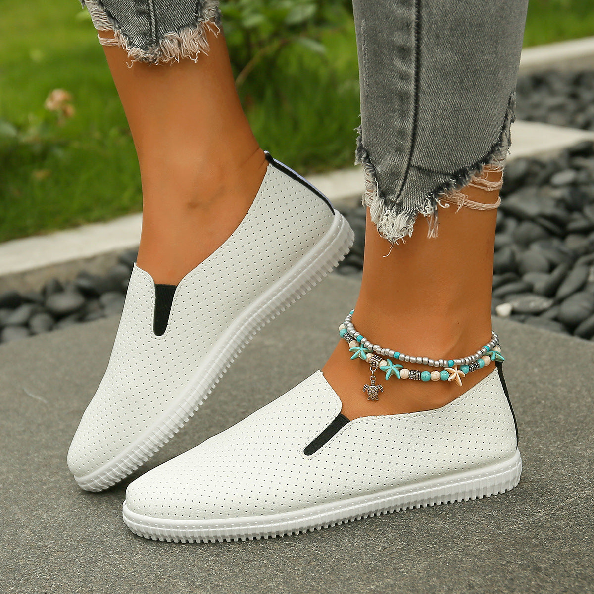 Hollowed-out Women's Casual Flat Shoes