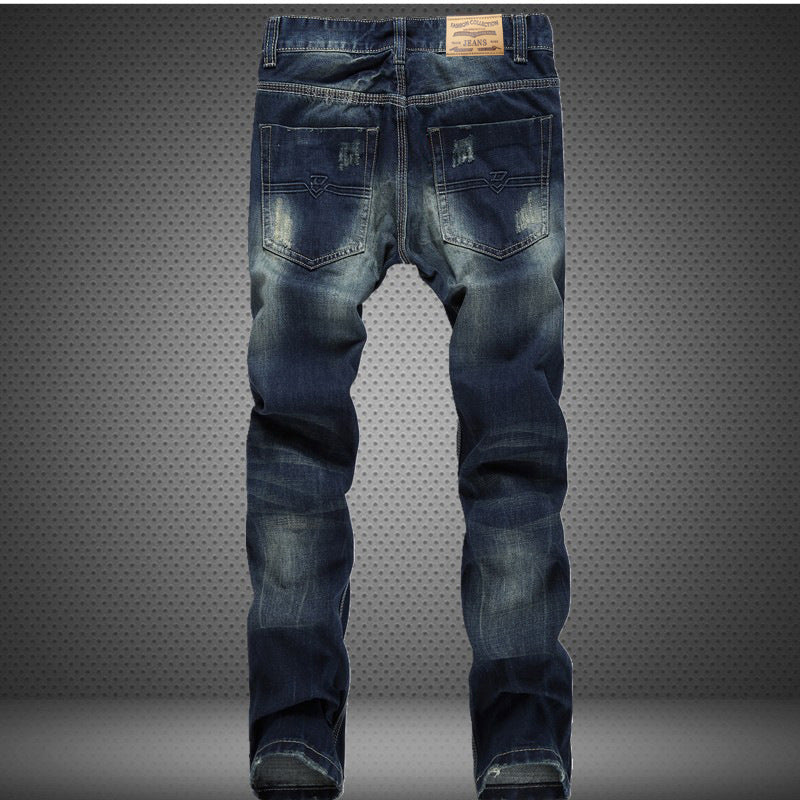 Herenjeans met gat en rechte pijp