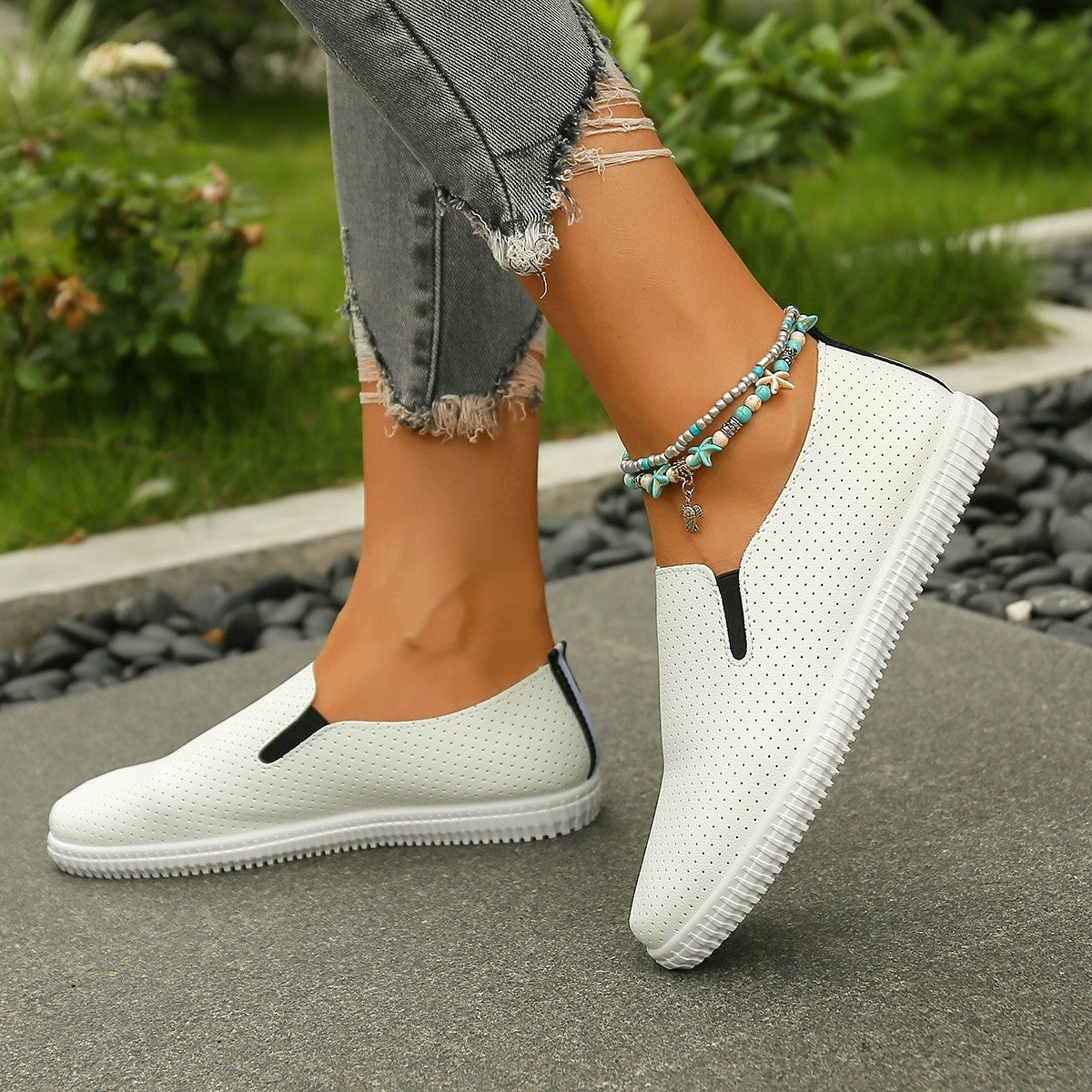 Hollowed-out Women's Casual Flat Shoes