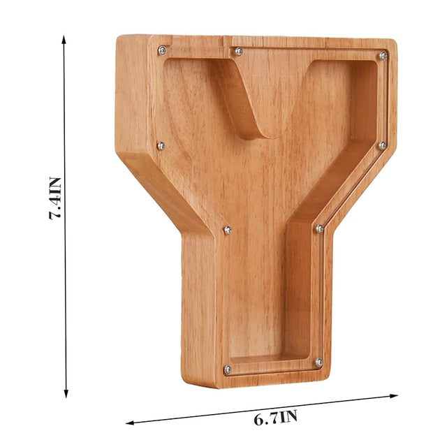 Houten spaarvarken met zesentwintig letters