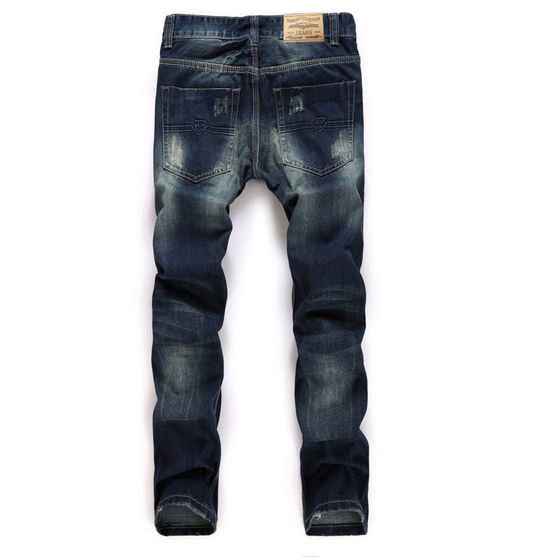 Herenjeans met gat en rechte pijp