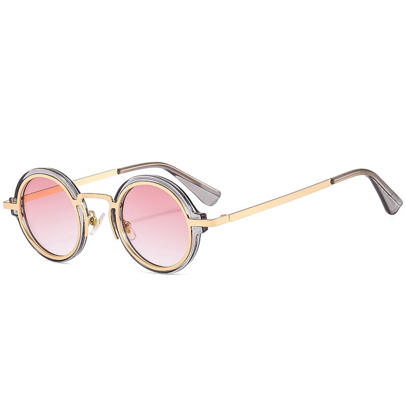 Lunettes de soleil punk tendance.